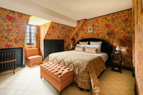 The Abbey – The Deluxe Room
