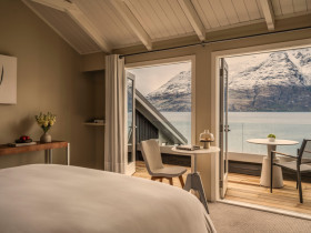 Lake View Deluxe Room
