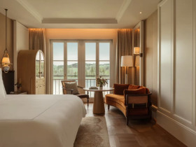 Grand Premier Lakeview Room (33 m²)