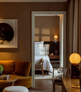 Two Bedroom Lakeview Suite (66 m²)