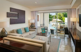 Family Concierge One Bedroom Master Suite