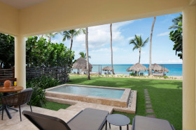 Premium Ocean Front Suite King with Plunge Pool (72 m²)