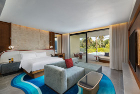 Premier Deluxe Guest room, 1 King, Private pool