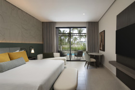 Plunge Pool Tropical View Room – 1 King Bed