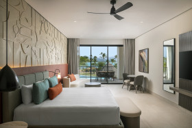 Club Azure Ocean View Room – 1 King