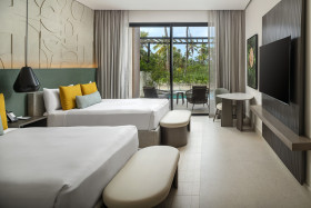 Club Azure Plunge Pool Tropical View Room – 2 Queen