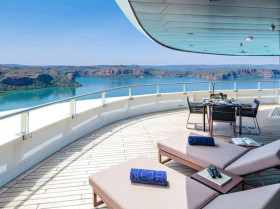 Deluxe & Verandah Suite
